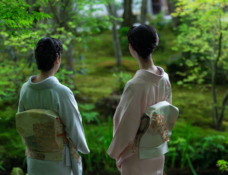 Silk Kimono Rental for Strolling in Kyoto