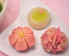 【和菓子作り体験】京菓子の老舗・甘春堂で季節の和菓子をお土産に♪「朝食付き」